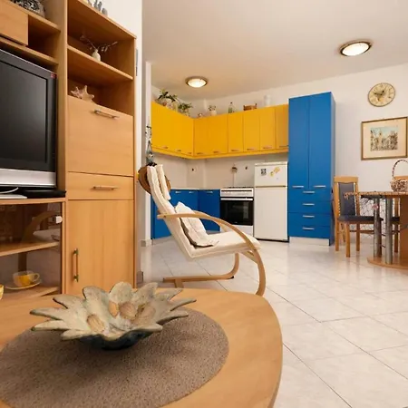 With A Parking Space Nska, Krk - 21727 Apartamento