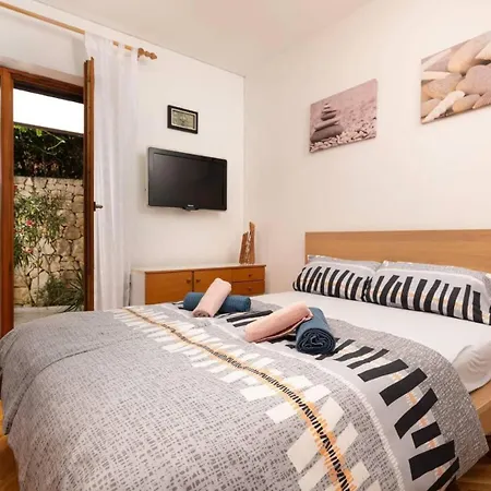 Apartment With A Parking Space Nska, Krk - 21727 Malinska